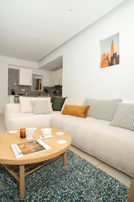 Homey Renovated 1 Bedroom Apartment In Kesariani Афіни Екстер'єр фото