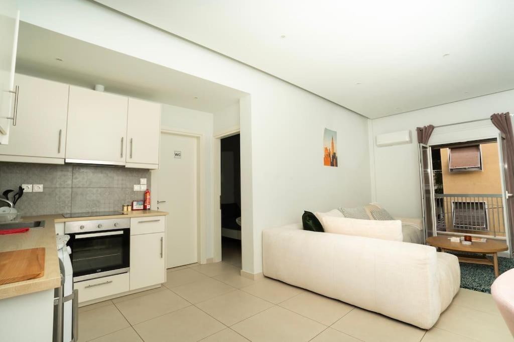 Homey Renovated 1 Bedroom Apartment In Kesariani Афіни Екстер'єр фото