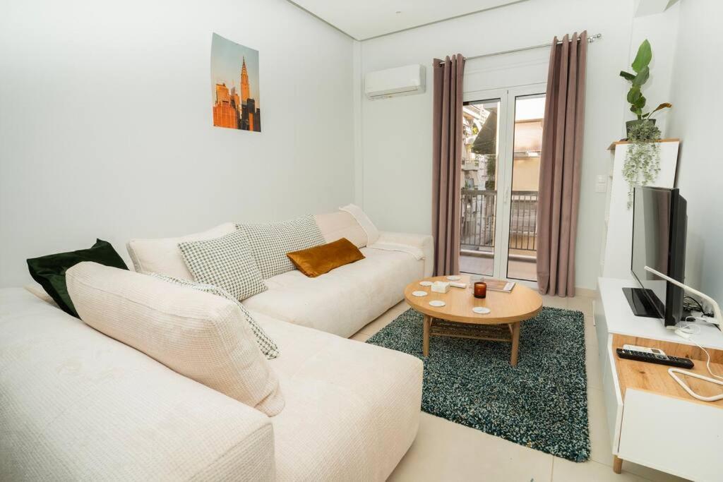 Homey Renovated 1 Bedroom Apartment In Kesariani Афіни Екстер'єр фото